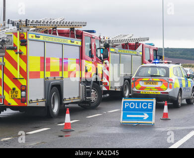 Notdienste Fahrzeuge bei einem Verkehrsunfall, Schottland, Großbritannien Stockfoto