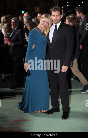 Mailand, Italien. 24 Sep, 2017. Mailand, grünen Teppich Fashion Awards Ankunft im Theater Scala abgebildet: Michelle Hunziker, Tomaso Trussardi Credit: Unabhängige Fotoagentur/Alamy leben Nachrichten Stockfoto