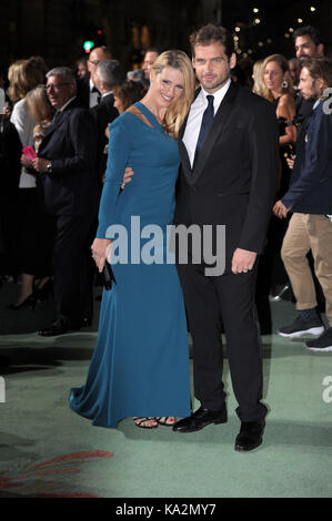 Mailand, Italien. 24 Sep, 2017. Mailand, grünen Teppich Fashion Awards Ankunft im Theater Scala abgebildet: Michelle Hunziker, Tomaso Trussardi Credit: Unabhängige Fotoagentur/Alamy leben Nachrichten Stockfoto