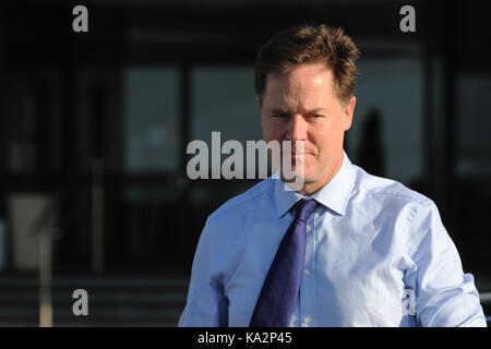 Brighton, UK. 24. September, 2017. Nick Clegg, der ehemalige Führer der britischen Liberalen Partei kommt für ein Interview auf der "Andrew Marr Show" während der jährlichen Konferenz der Labour Party in Brighton, Großbritannien Sonntag, 24. September 2017. Foto: Credit: Lukas MacGregor/Alamy leben Nachrichten Stockfoto