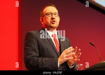 UK. 24. September, 2017. Andrew Gwynn MP für Denton & Rötlich auf der Arbeitskonferenz Credit: Rupert Rivett/Alamy leben Nachrichten Stockfoto