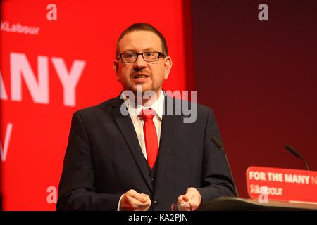 UK. 24. September, 2017. Andrew Gwynn MP für Denton & Rötlich auf der Arbeitskonferenz Credit: Rupert Rivett/Alamy leben Nachrichten Stockfoto