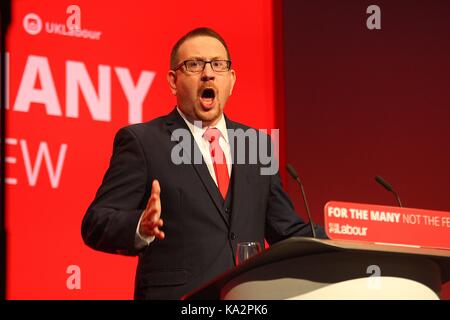 UK. 24. September, 2017. Andrew Gwynn MP für Denton & Rötlich auf der Arbeitskonferenz Credit: Rupert Rivett/Alamy leben Nachrichten Stockfoto