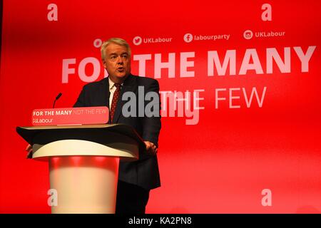 UK. 24. September, 2017. Carwyn Jones von der Labour Party, Konferenz Credit: Rupert Rivett/Alamy leben Nachrichten Stockfoto