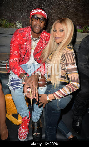Hollywood, Ca. 23 Sep, 2017. 2 Chainz und Sandra "Pepa" Denton an die Liaison Nachtclub in Hollywood, Kalifornien am September 23, 2017 Credit: Koi Sojer/Snap'n u Fotos/Media Punch/Alamy leben Nachrichten Stockfoto