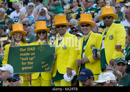 Green Bay, WI., USA. 24. September, 2017. Packer Fans während der NFL Football Spiel zwischen den Cincinnati Bengals und den Green Bay Packers in Lambeau Field in Green Bay, WI. Green Bay besiegt Cincinnati in überstunden 27-24. John Fisher/CSM/Alamy leben Nachrichten Stockfoto