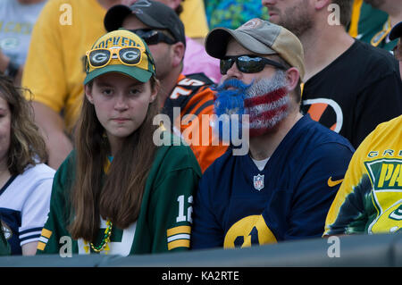 Green Bay, WI., USA. 24. September, 2017. Packer Fans während der NFL Football Spiel zwischen den Cincinnati Bengals und den Green Bay Packers in Lambeau Field in Green Bay, WI. Green Bay besiegt Cincinnati in überstunden 27-24. John Fisher/CSM/Alamy leben Nachrichten Stockfoto