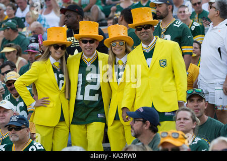 Green Bay, WI., USA. 24. September, 2017. Packer Fans während der NFL Football Spiel zwischen den Cincinnati Bengals und den Green Bay Packers in Lambeau Field in Green Bay, WI. Green Bay besiegt Cincinnati in überstunden 27-24. John Fisher/CSM/Alamy leben Nachrichten Stockfoto