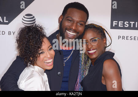 New York, NY, USA. 24 Sep, 2017. (L - R) Dawn-Lyen Gardner, Kofi Siriboe und Rutina Wesley im Tribeca TV Festival, die von AT&T, Mitte der Saison Premiere der Königin Zucker am 24. September 2017 an der Cinepolis Chelsea in NEW YORK CITY. Credit: Raymond Hagans/Medien Punch/Alamy leben Nachrichten Stockfoto