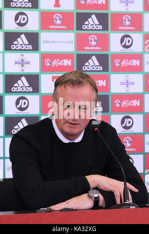 Belfast, Irland. 25 Sep, 2017. Nationale Fußball-Stadion im Windsor Park von Belfast Nordirland, Irland. 25 Sep, 2017. Nordirland Manager Michael O'Neill nannte seine Mannschaft heute für die kommenden WM-Qualifikationsspiele gegen Deutschland (05.10.17) und Norwegen (08/10/17). Es wurden zwei neue Spieler in der Gruppe genannt - Jordanien Jones (Kilmarnock) und George Saville (millwall). Quelle: David Hunter/Alamy leben Nachrichten Stockfoto