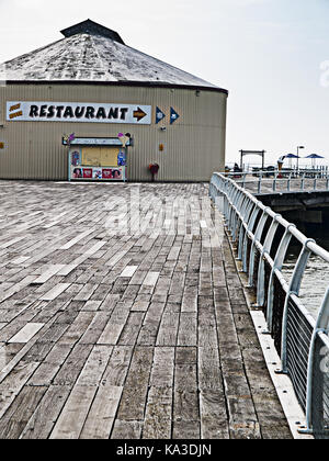 Jolly Roger Restaurant - Clacton Pier, Clacton, Essex, England, Großbritannien Stockfoto