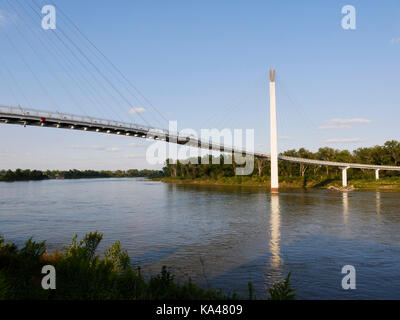 Bob Kerrey Fußgängerbrücke. Omaha, Nebraska. Stockfoto