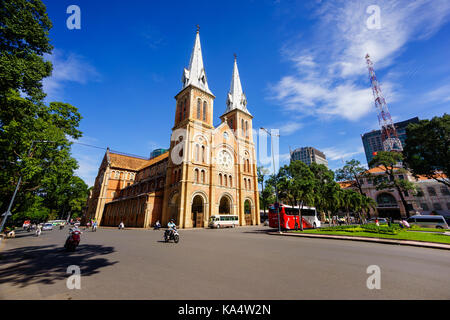 Kathedrale Notre Dame (Vietnamesisch: Nha Tho Duc-Ba), Build 1883 in Ho Chi Minh City, Vietnam. Die Kirche ist von französischen Kolonisten gegründet. Stockfoto