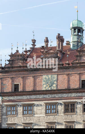 Pilsen, Tschechische Republik - 16. August 2017: Detail der Fassade eines alten Gebäude im historischen Zentrum der Stadt Stockfoto