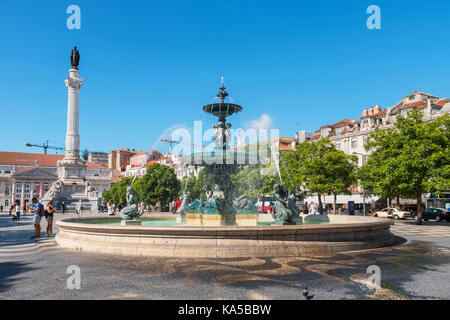 Das Dom Pedro IV Monument und Brunnen am Rossio Platz im zentralen Viertel Baixa. Lissabon, Portugal Stockfoto