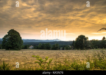 Der Blick von Ještěd in Richtung Ralsko Stockfoto