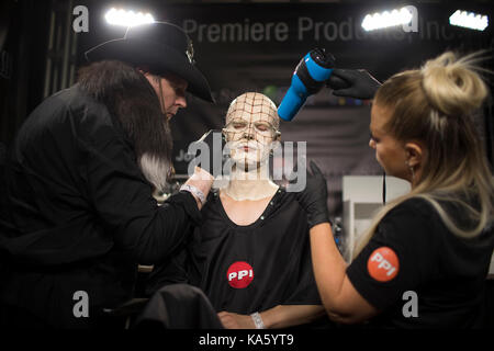 Make-up für ein Monster, Sohn des Monsterpalooza zeigen im Marriott Burbank Convention Center, Burbank, Los Angeles, Kalifornien, USA Stockfoto