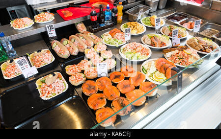 BEREGN,NORWEGEN 29-07-2017: Verschiedene Meeresfrüchte auf den Regalen des Fischmarktes in Bergen am 29-07-2017: Beregn ist berühmt für seinen größten Fischmarkt in Stockfoto