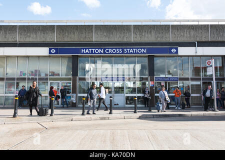 Hatton Cross U-Bahn Station, in der Nähe der Flughafen Heathrow mit dem Heathrow Zweig der die Piccadilly-Linie der Londoner U-Bahn. Stockfoto