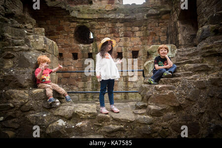 Abenteuer bei Crichton Castle in der Nähe von Edimburgh Stockfoto