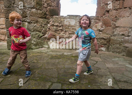 Abenteuer bei Crichton Castle in der Nähe von Edimburgh Stockfoto