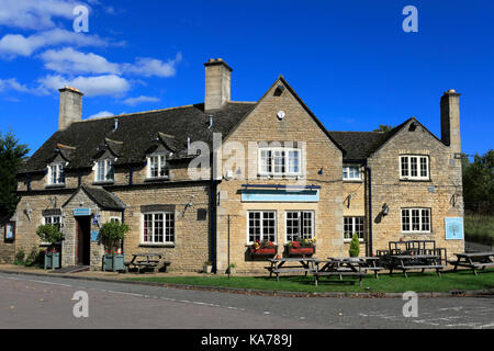 Die königliche Oka Pub Duddington Dorf, Northamptonshire, England; Großbritannien; UK Stockfoto