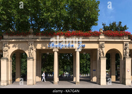 Eingangsportal, Stadtgarten Zoo, Karlsruhe, Baden-Württemberg, Deutschland Stockfoto