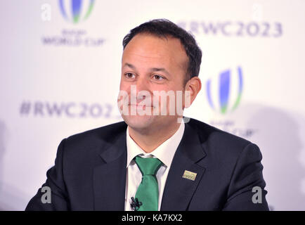 Taoiseach, Leo Varadkar spricht zur Unterstützung der IRFU während der 2023 Rugby World Cup host Kandidaten Präsentationen im Royal Garden Hotel in London, wo sie sind, bieten die Veranstaltung gegen Frankreich und Südafrika zu bewirten. Stockfoto