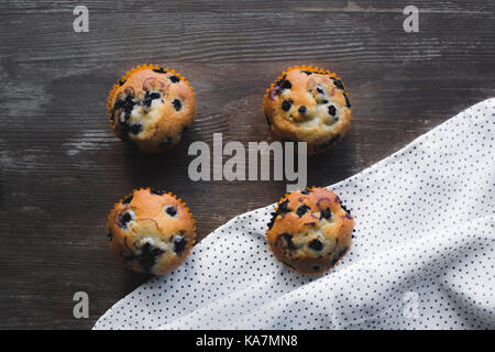 Leckere Cupcakes mit Blaubeeren Stockfoto
