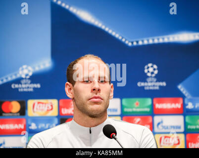 Istanbul, Türkei. 25 Sep, 2017. Leipziger Torwart Peter Gulacsi spricht auf einer Pressekonferenz in Istanbul, Türkei, 25. September 2017. RB Leipzig spielt gegen Besiktas Istanbul in der Champions League gruppenphase am 26. September 2017. Kredite: Jan Woitas/dpa-Zentralbild/dpa/Alamy leben Nachrichten Stockfoto