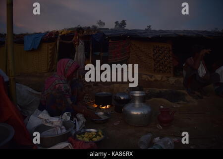 Coz's Bazar, Bangladesch. 25 Sep, 2017. Das tägliche Leben der muslimischen Rohingyas an Thangakhali camp in Ukihya, Coz's Bazar, Bangladesch. Credit: SK Hasan Ali/Alamy leben Nachrichten Stockfoto