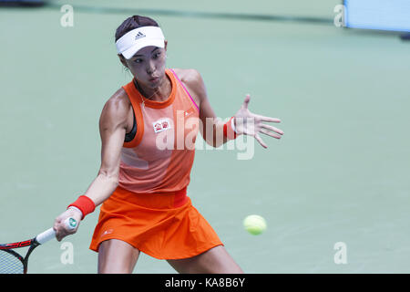 Wuhan, China. 25 Sep, 2017. (Redaktionelle Verwendung. CHINA). Chinesische tennis player Wang Qiang Niederlagen amerikanische Tennisspieler Sloane Stephens 2-0 bei der WTA Wuhan Öffnen in Wuhan, Zentralchina Provinz Hubei, September 25th, 2017. Credit: SIPA Asien/ZUMA Draht/Alamy leben Nachrichten Stockfoto