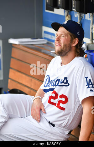 Los Angeles, Kalifornien, USA. 4. Sep 2017. Clayton Kershaw (Schwindler) MLB: Clayton Kershaw der Los Angeles Dodgers sitzt im Dugout während unten im ersten Inning der Major League Baseball Spiel gegen die Arizona Diamondbacks im Dodger Stadium Los Angeles, Kalifornien, Vereinigte Staaten. Credit: Hiroaki Yamaguchi/LBA/Alamy leben Nachrichten Stockfoto