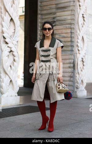 Blogger Tamara Kalinic posing außerhalb des Stella Jean Runway Show in Mailand auf der Modewoche - Sept. 24, 2017 - Foto: Start- und Landebahn Manhattan/Valentina Ranieri *** Für die redaktionelle Nutzung nur*** | Verwendung weltweit Stockfoto