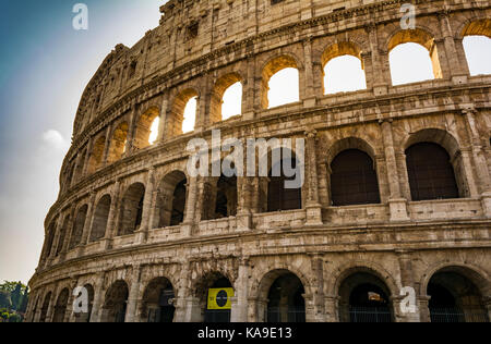 Kolosseum Detailansicht, die Welt bekannte Wahrzeichen der Stadt Rom. Auch bekannt als dem flavischen Amphitheater ist eine ovale Amphitheater im Zentrum der Stadt Stockfoto