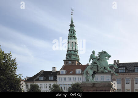 Bischof Absalom auf seinem Pferd in hojbro plads Kopenhagen Dänemark Stockfoto