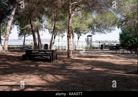 Besucher in La Mata Park in der Nähe von Torrevieja, Spanien Stockfoto