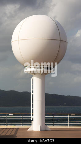 Navigation Radar auf einer kommerziellen Schiff Stockfoto