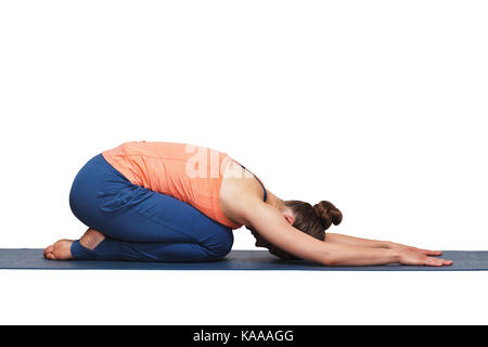 Frau entspannen in Hatha Yoga Asana Balasana Kind darstellen Stockfoto