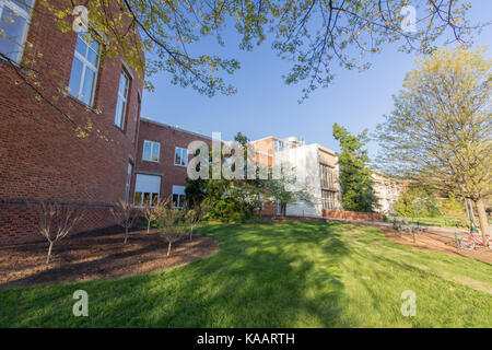 Gilmer Hall an der Universität von Virginia in Charlottesville, Virginia. Erbaut 1963. Stockfoto