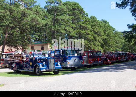 Vintage Löschfahrzeuge auf dem Display auf der 37. jährlichen Feuer Gerät zeigen und Muster an WheatonArts, in Millville, NJ. Stockfoto