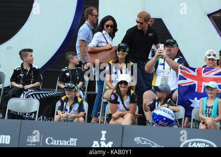 Prinz Harry und Meghan Markle Rollstuhl Partie Tennis auf dem 2017 Invictus Spiele in Toronto, Kanada. Stockfoto