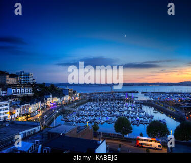 De - Devon: Hafen von Torquay bei Nacht (HDR-Bild) Stockfoto