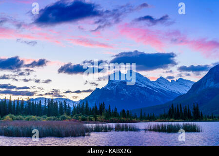 Mount Rundle, Vermilion Seen, Banff Nationalpark, Alberta, Kanada Stockfoto