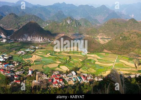 Spektakuläre Aussicht an Heaven's Gate, Quan Ba, Nordvietnam. Stockfoto