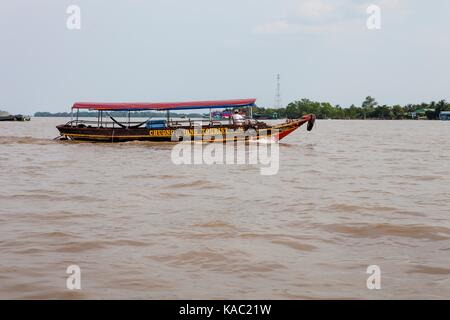 Eine hölzerne Touristenboot auf Can Tho, Mekong Delta, südlichen Vietnam. Stockfoto