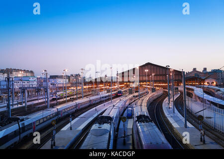 Luftaufnahme der Bahnhof Gare du Nord bei Nacht Stockfoto