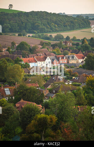 Malerische Aussicht über das malerische Dorf East Meon im Herbst in Hampshire, England, Großbritannien Stockfoto