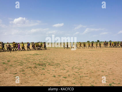 Dassanech Stolz Ox Feier, Salheng, Turkana County, Omorate, Äthiopien Stockfoto