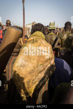 Kuh Opfer während Dassanech Stolz Ox Feier, Salheng, Turkana County, Omorate, Äthiopien Stockfoto